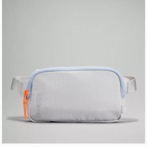 NWT Lululemon mini everywhere belt bag vapor
